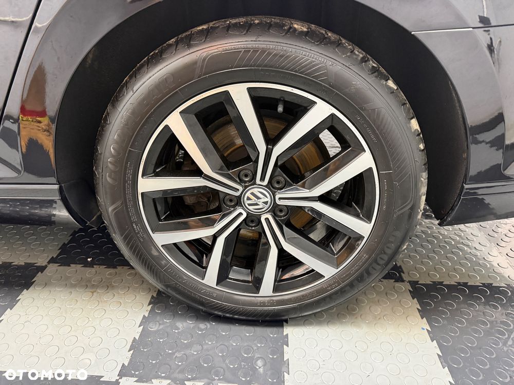Volkswagen Passat - 19