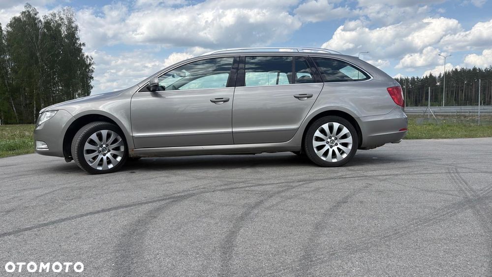 Skoda Superb 2.0 TDI Elegance - 10
