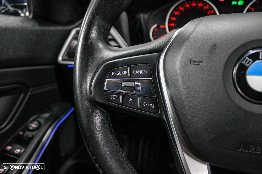 BMW 318 d Line Sport - 34