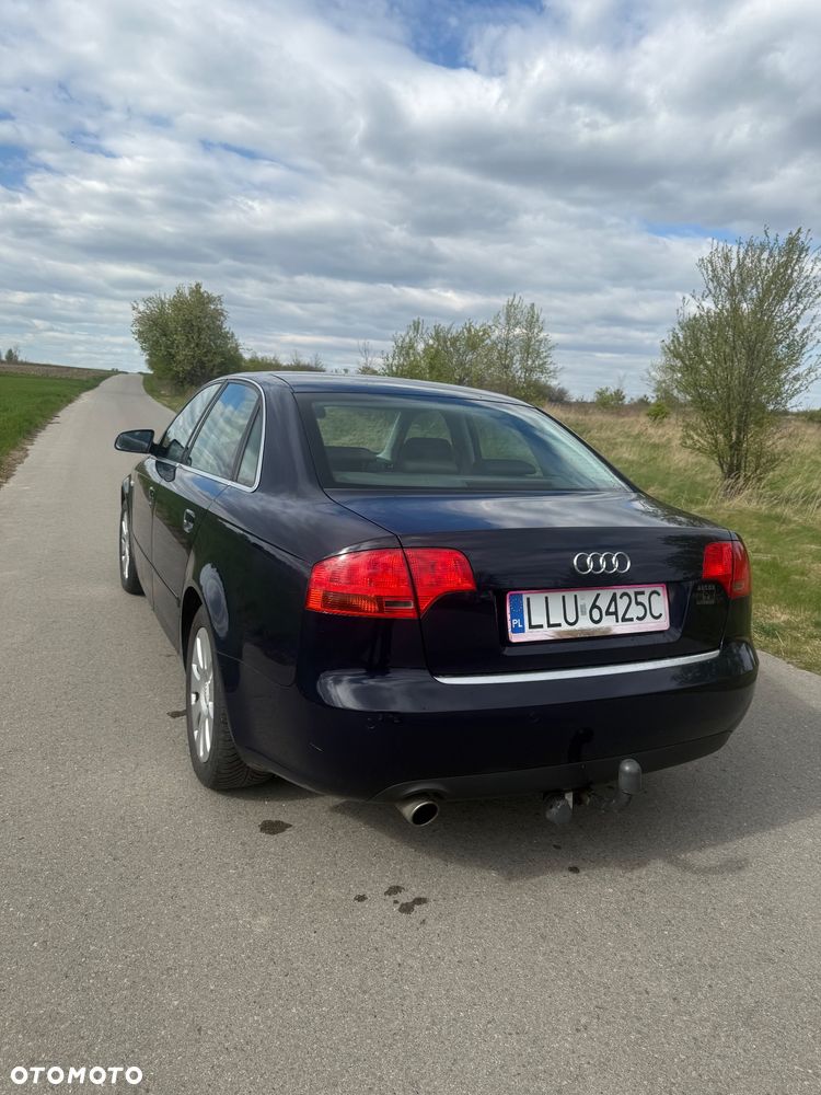 Audi A4 Limousine - 5