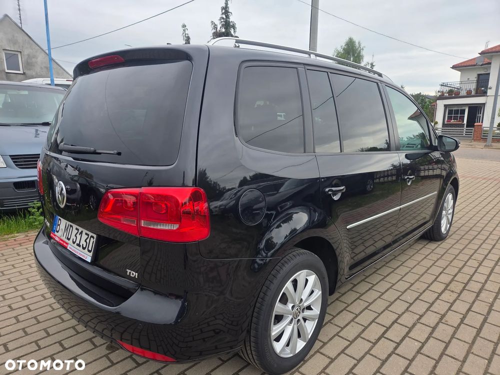 Volkswagen Touran - 4