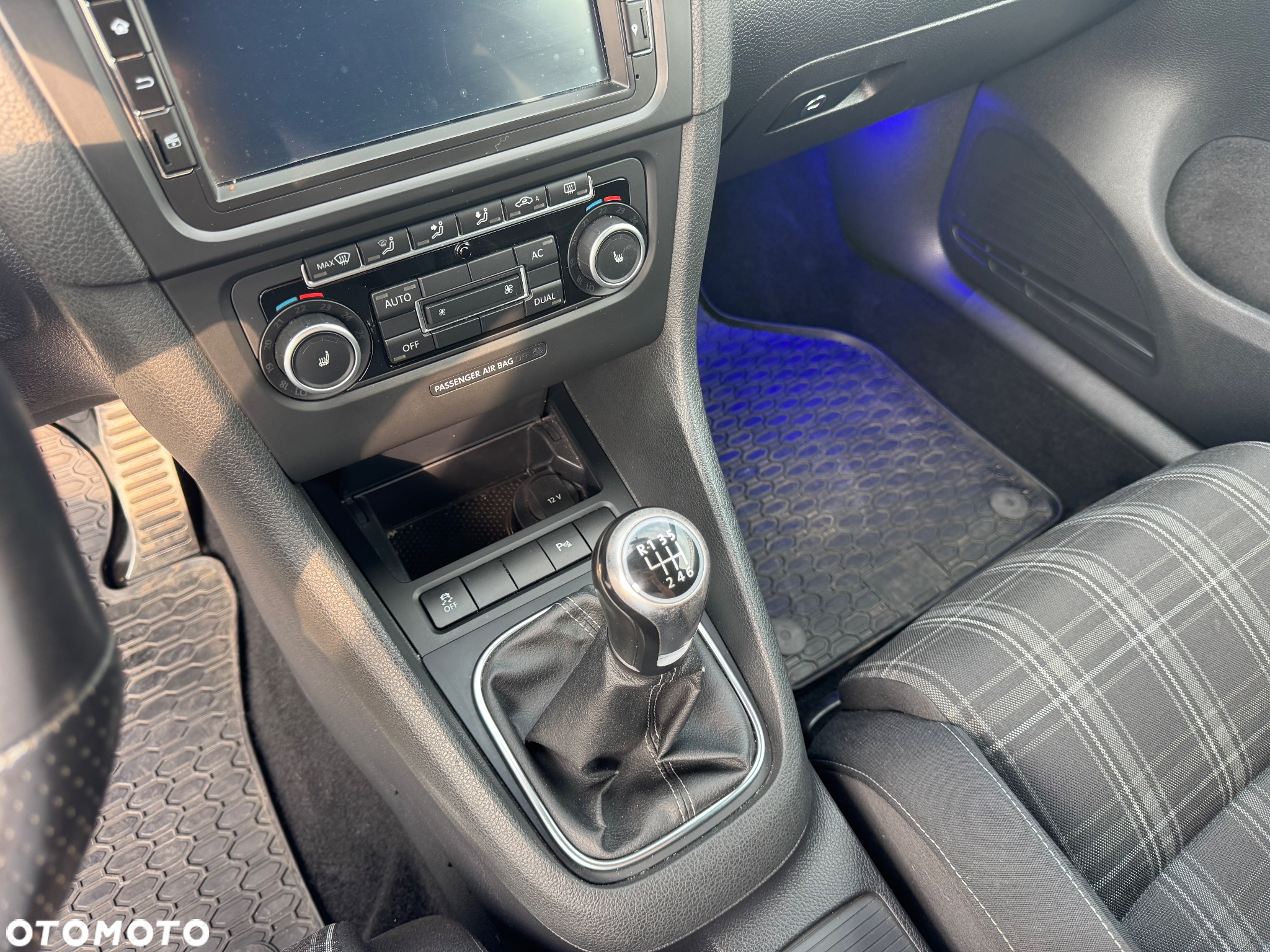 Volkswagen Golf VI 2.0 TDI GTD - 16