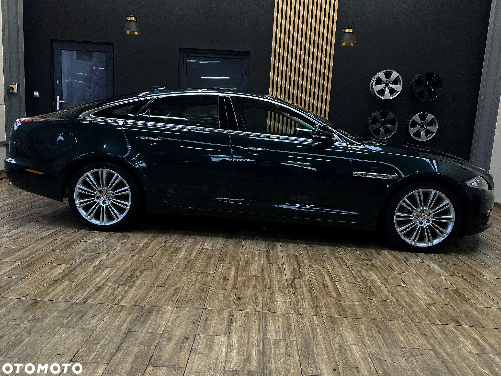 Jaguar XJ 3.0 D V6 Premium Luxury - 6