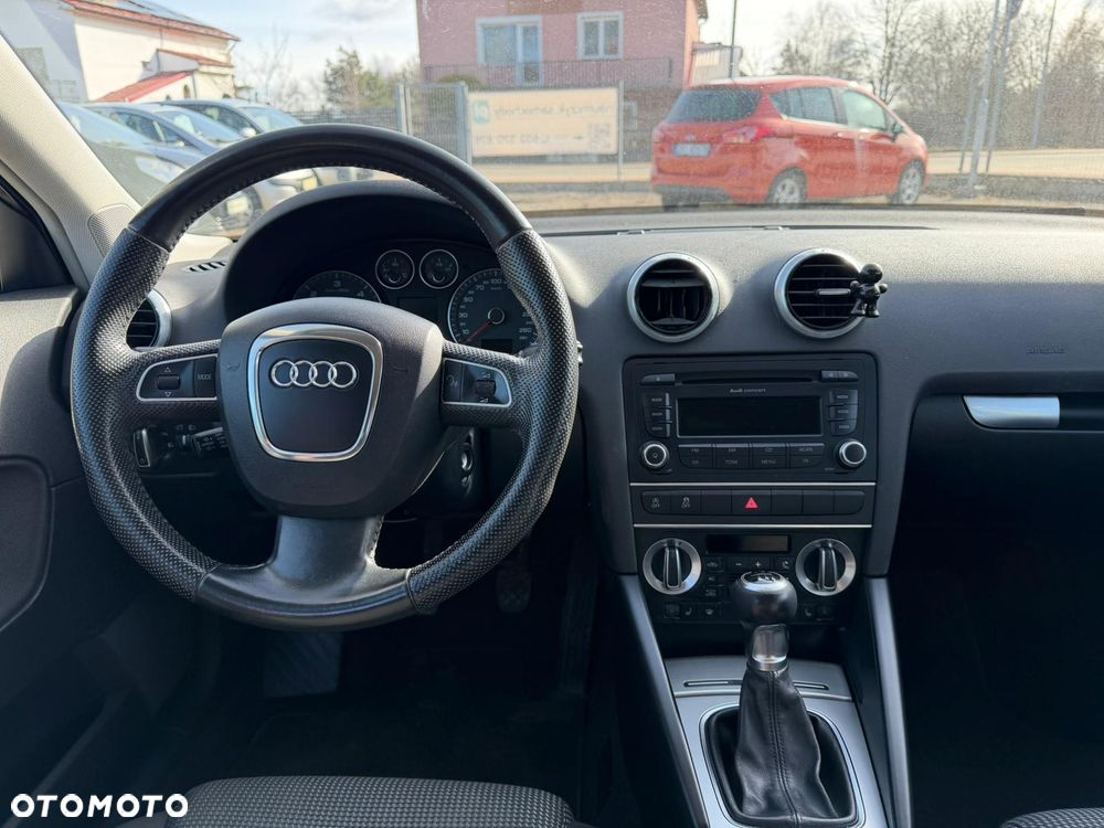 Audi A3 Sportback 2.0 TDI Ambiente - 17