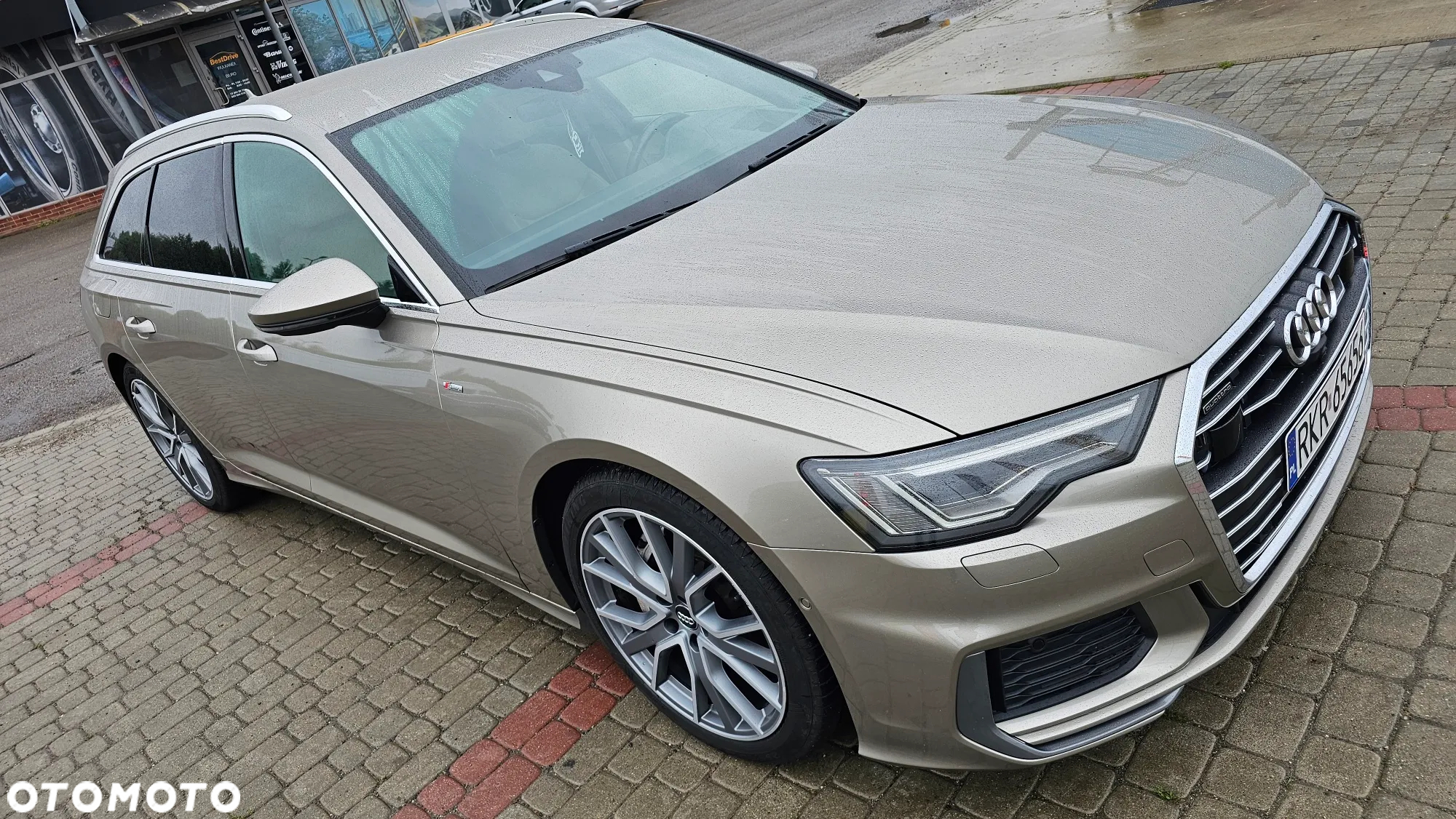 Audi A6 Avant - 16