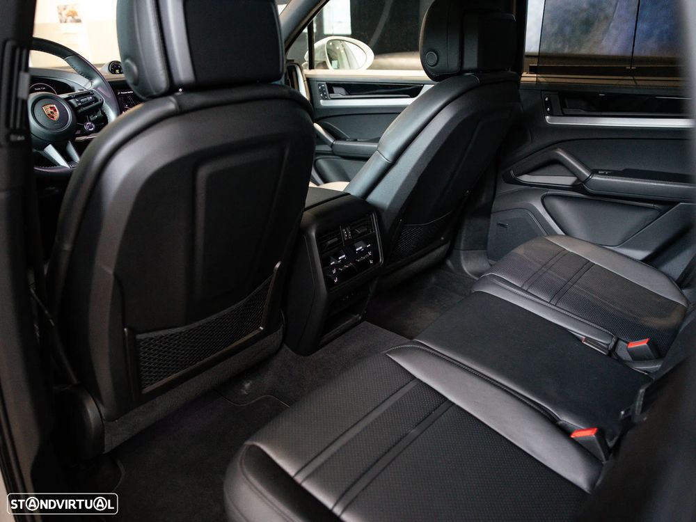 Porsche Cayenne E-Hybrid — fotografia 34