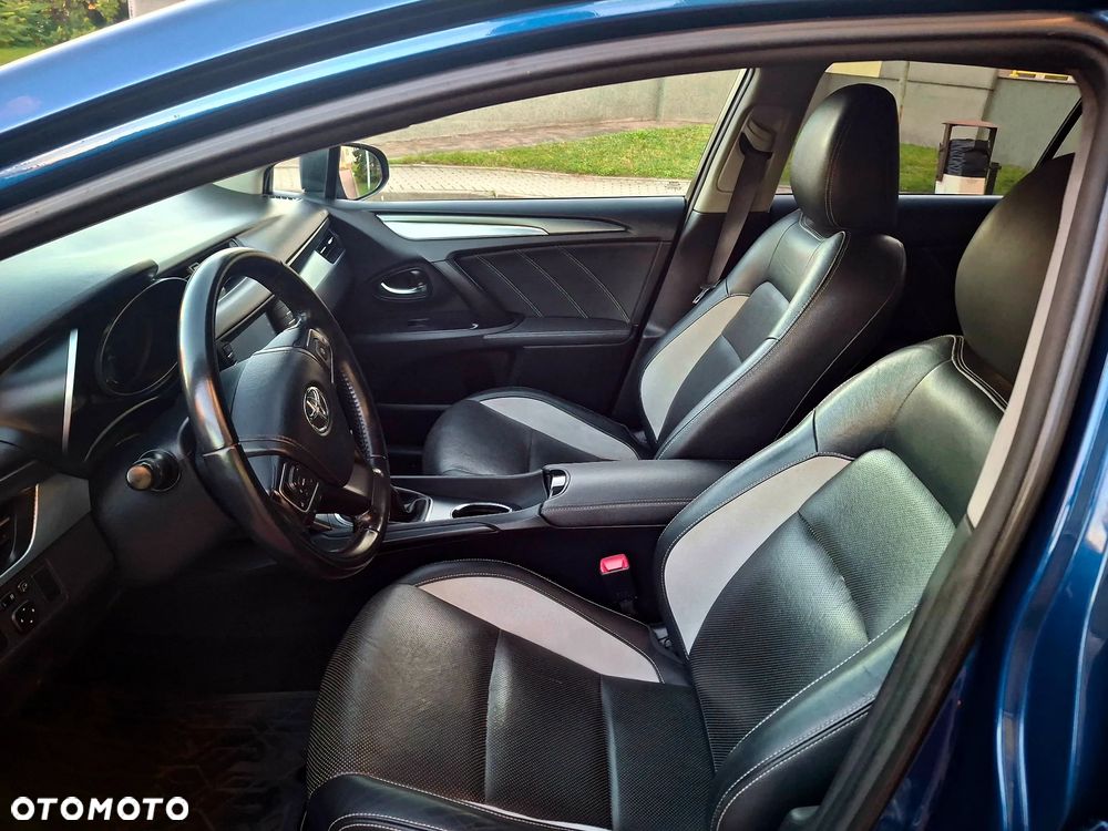Toyota Avensis 2.0 D-4D Premium - 31