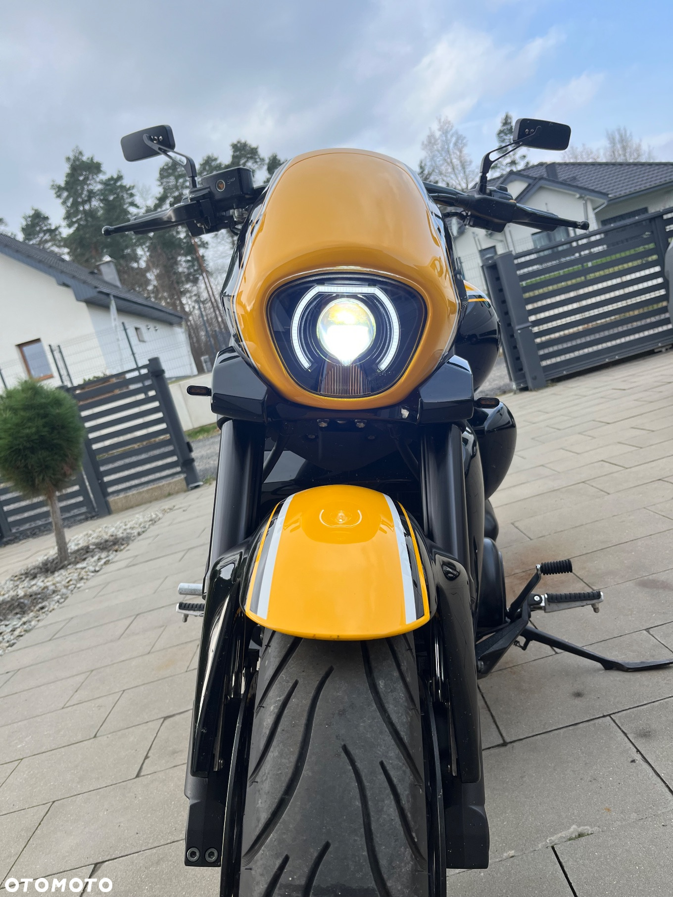 Suzuki VZ - 27