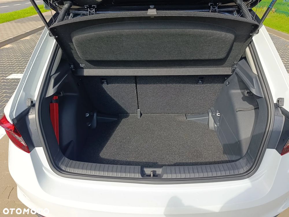 Skoda Fabia 1.0 TSI Style Color - 11
