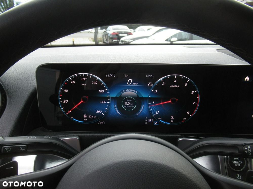 Mercedes-Benz GLB 200 7G-DCT - 29