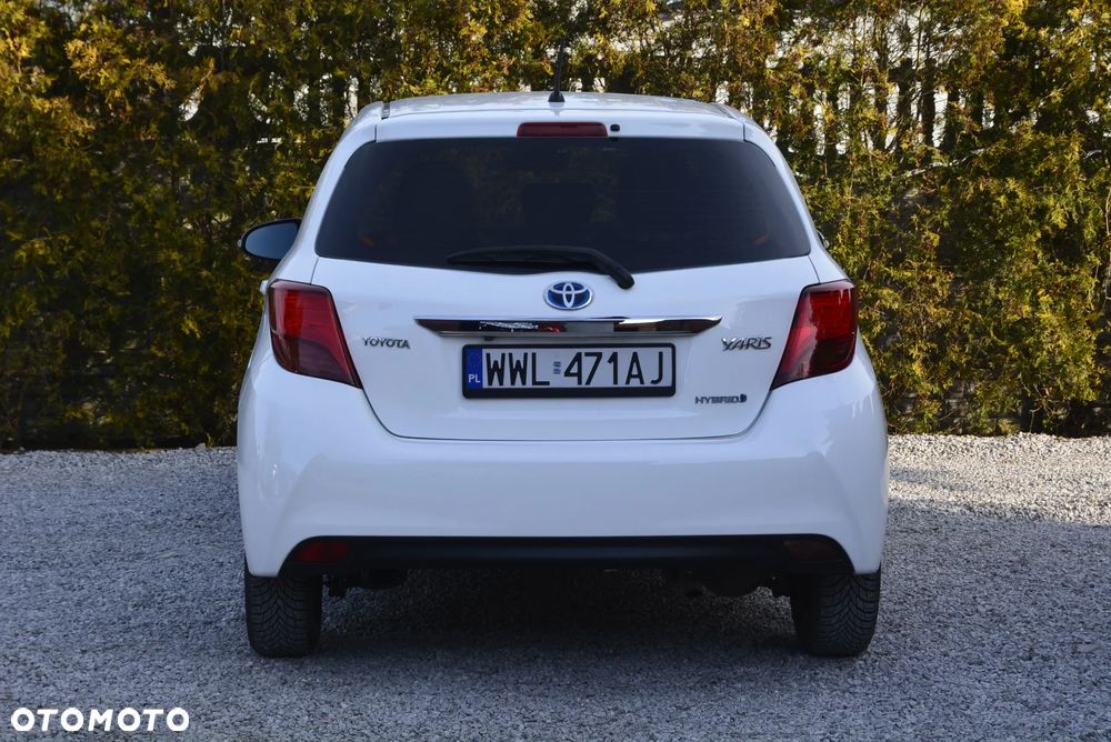 Toyota Yaris Hybrid 100 Dynamic - 20