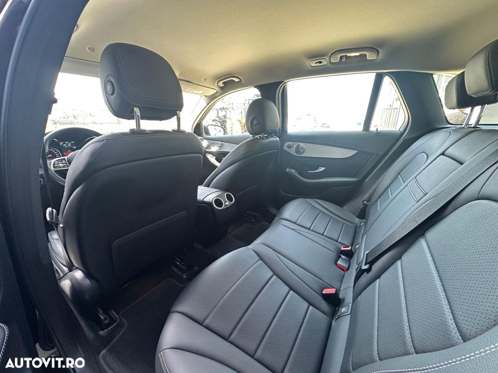 Mercedes-Benz GLC 300 4MATIC - 18