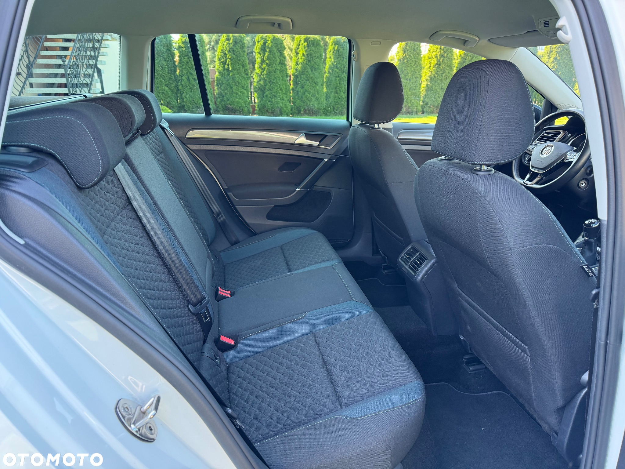 Volkswagen Golf Variant 1.6 TDI SCR IQ.DRIVE - 14