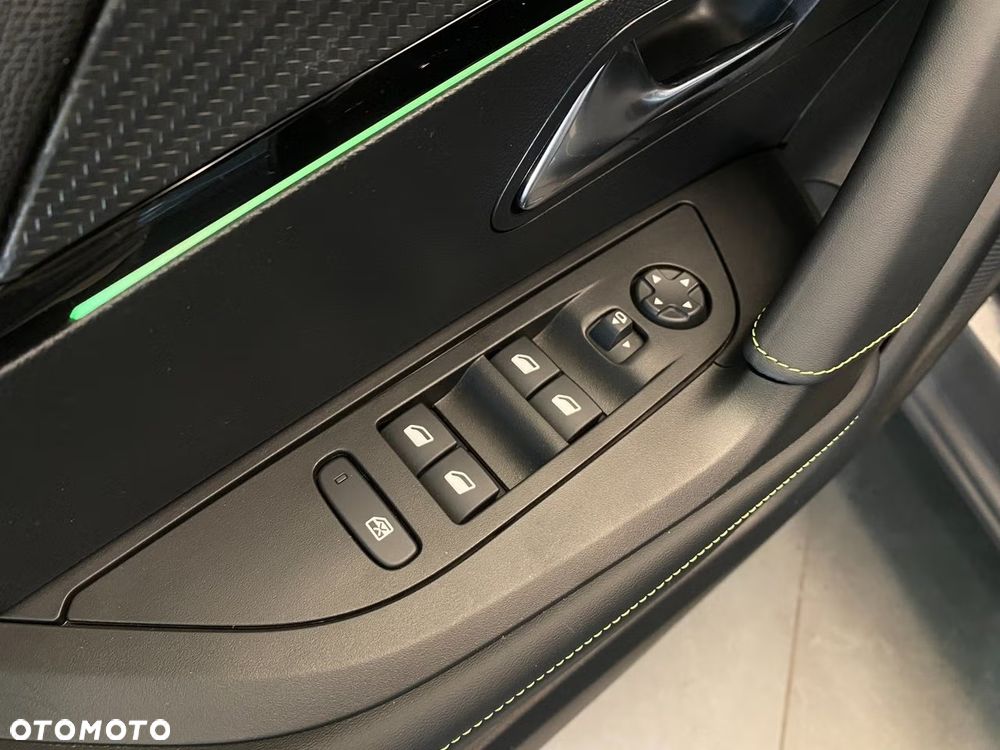 Peugeot 2008 1.2 PureTech GT S&S EAT8 - 19