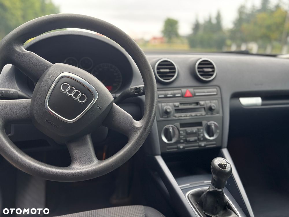 Audi A3 3-drzwiowe 1.6 Ambiente - 9