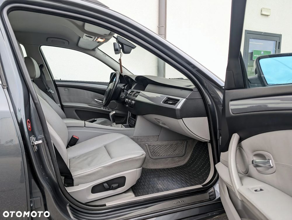 BMW Seria 5 520d Touring Edition Exclusive - 16