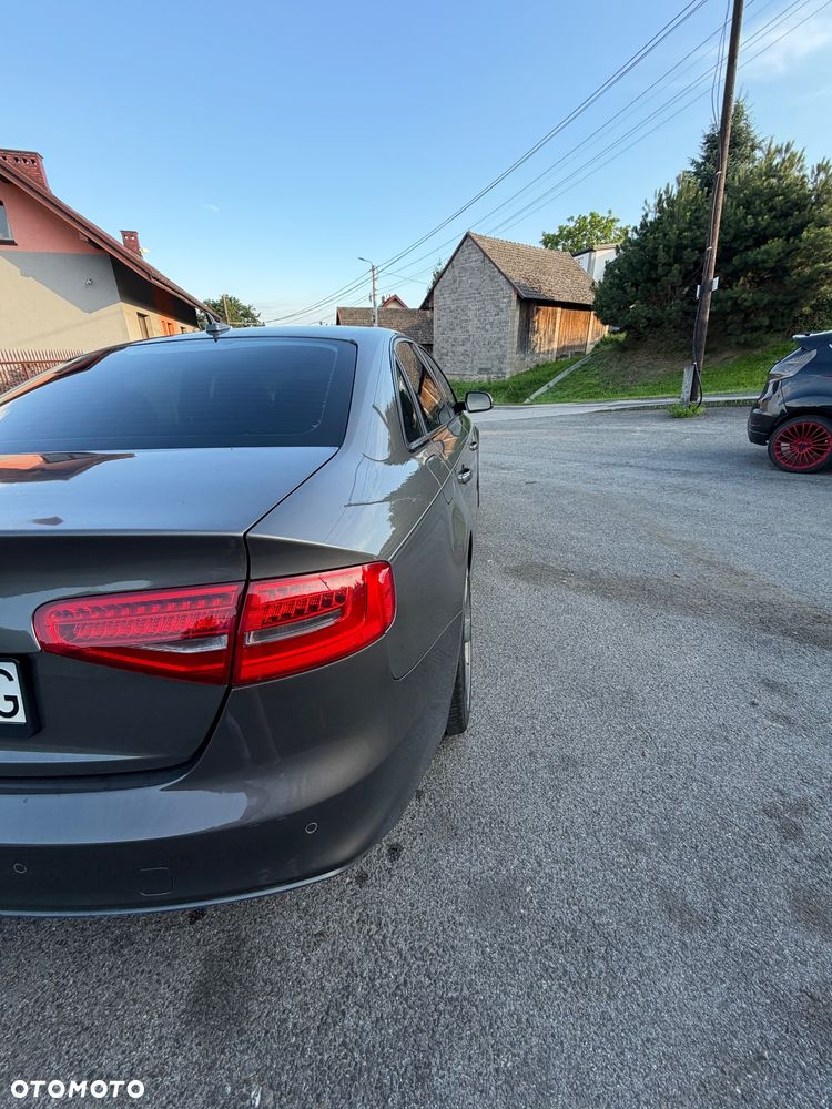 Audi A4 Limousine - 5