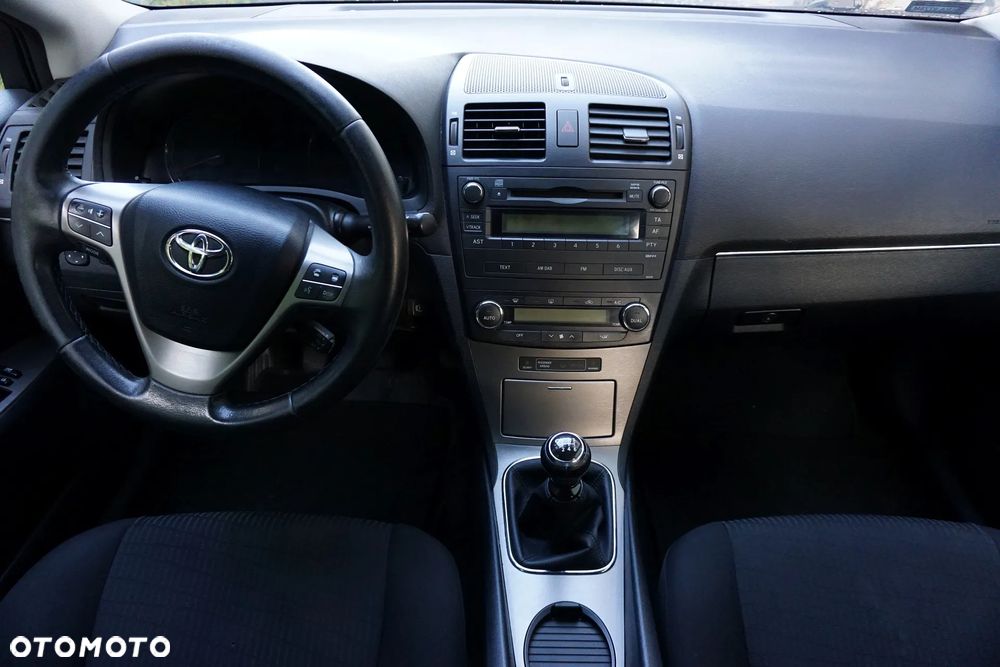 Toyota Avensis - 11