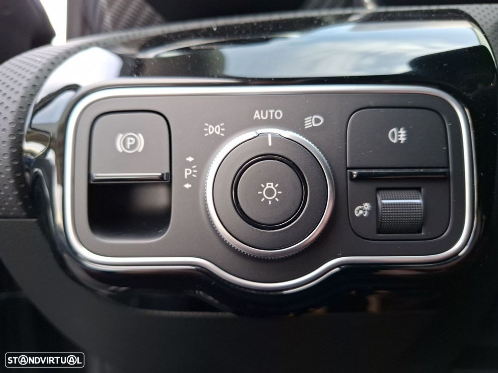 Mercedes-Benz A 250 e - 20