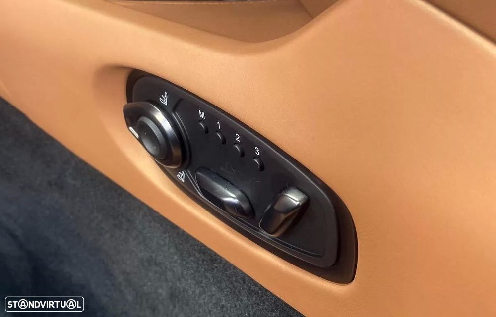Aston Martin DB12 Volante V8 Auto - 18