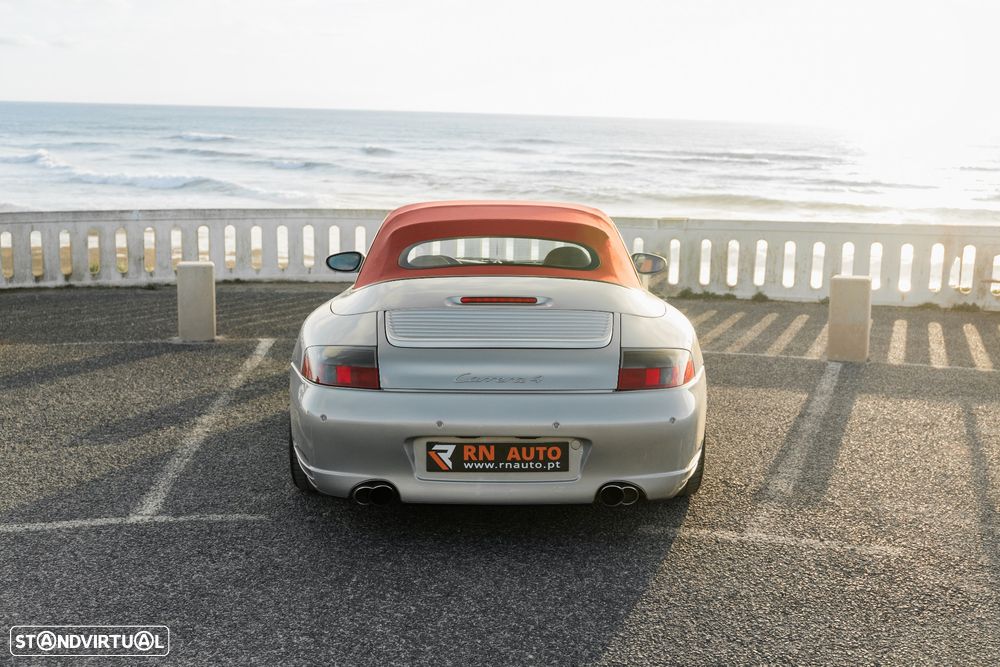 Porsche 911 (996) Carrera 4 Cabrio - 14