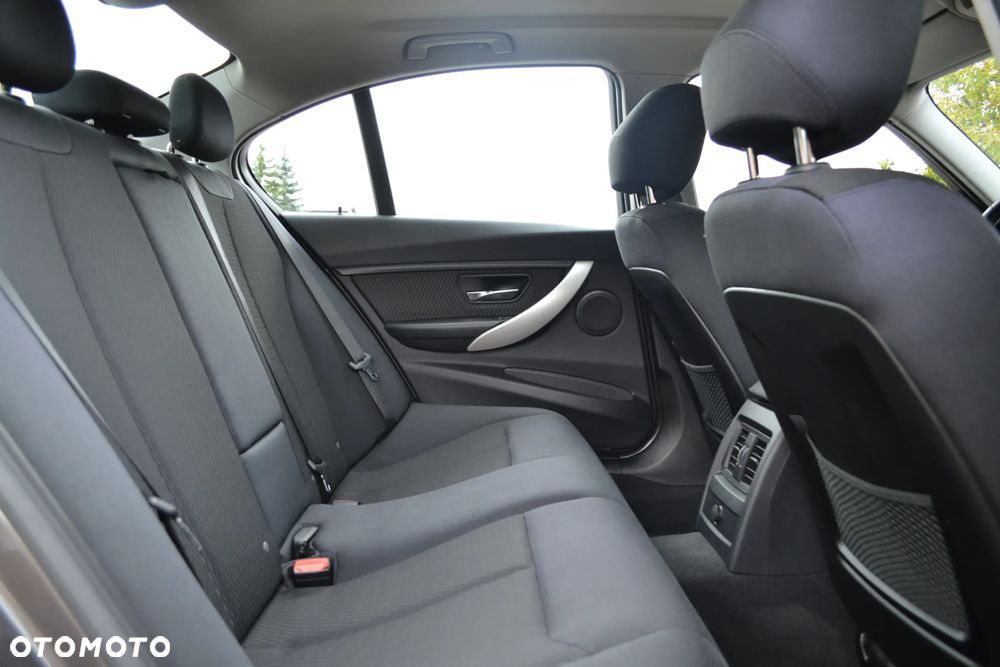 BMW Seria 3 - 29