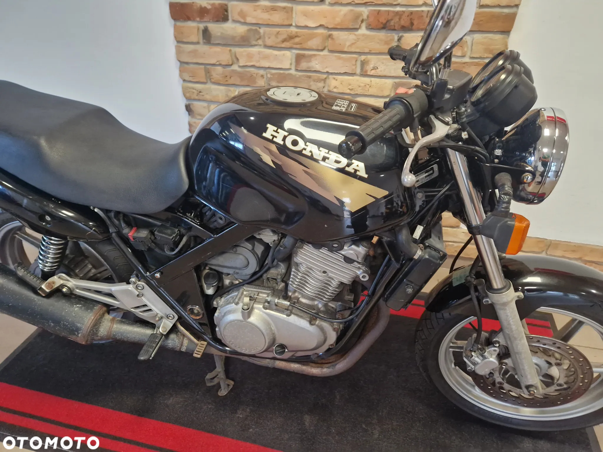 Honda CB - 23
