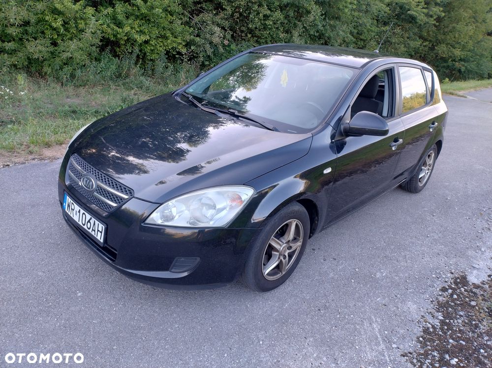 Kia Ceed - 1