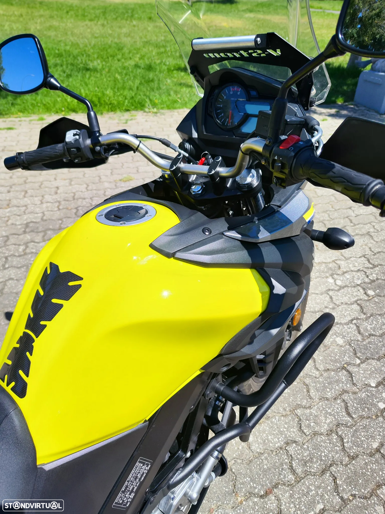 Suzuki DL V Strom 650 - 6