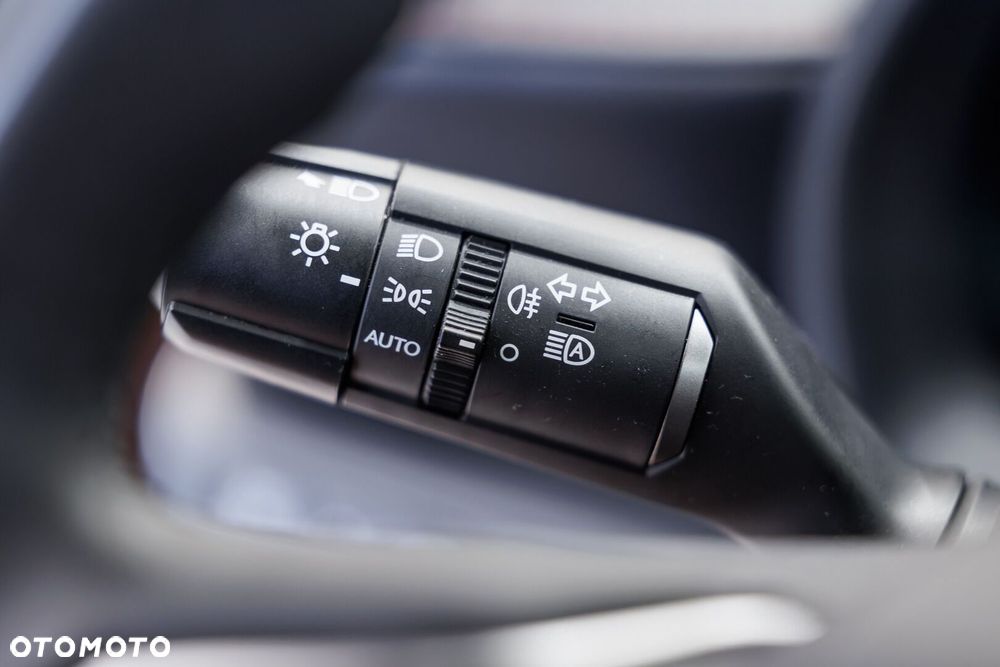 Lexus LBX 1.5 Hybrid Emotion - 36