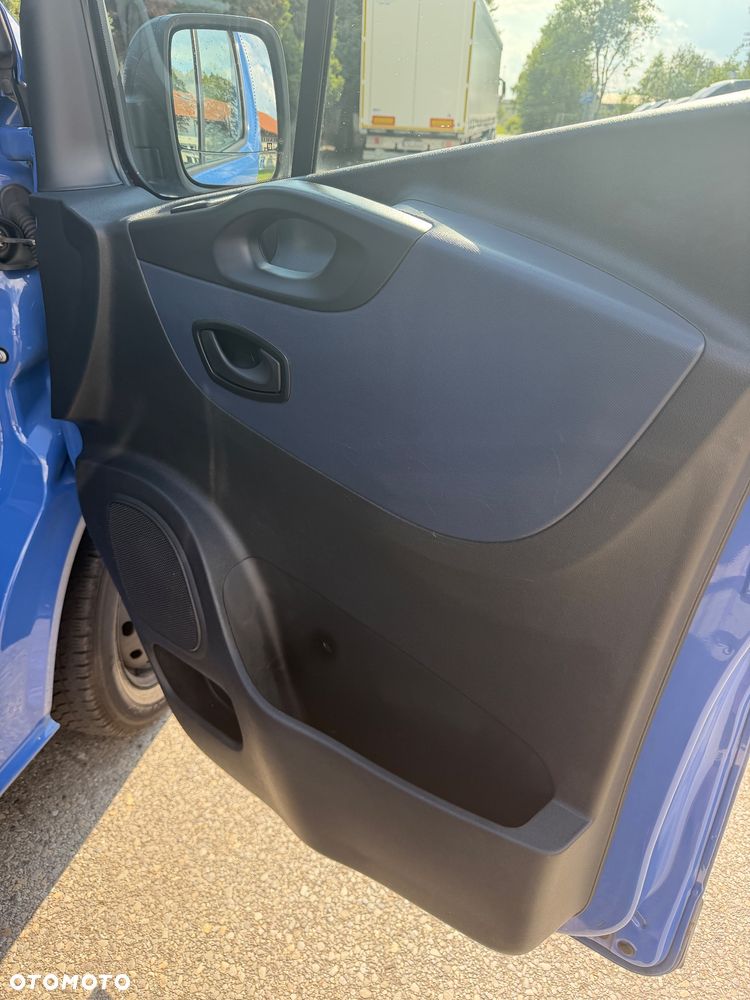 Opel Vivaro - 9