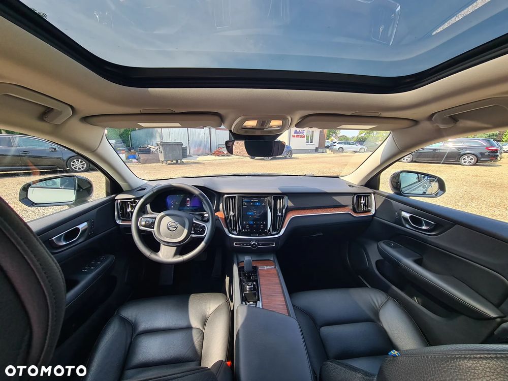 Volvo S60 B5 B AWD Plus Dark - 28