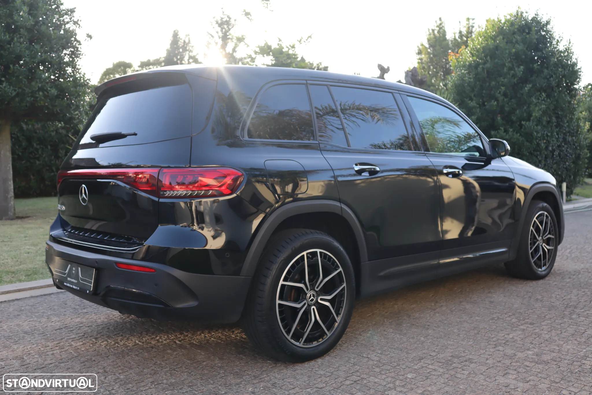 Mercedes-Benz EQB 250+ AMG Line - 3