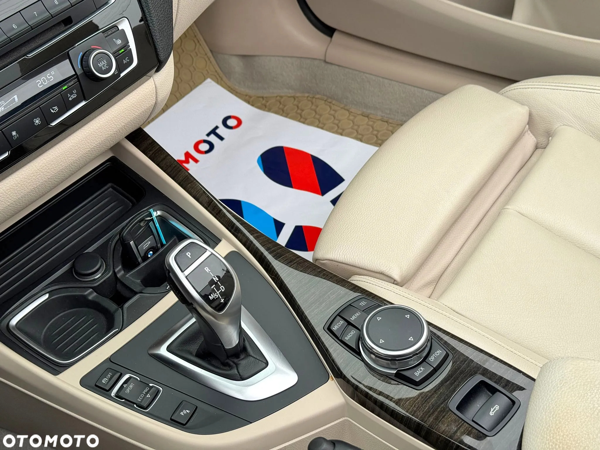 BMW Seria 2 220i Luxury Line sport - 14