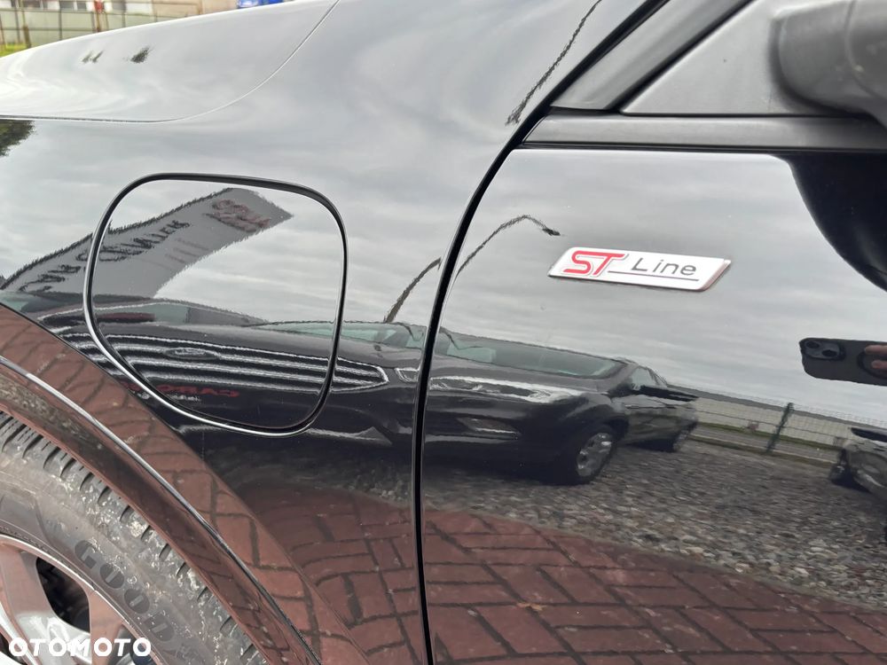 Ford Kuga 2.5 Duratec PHEV ST-LINE X - 32