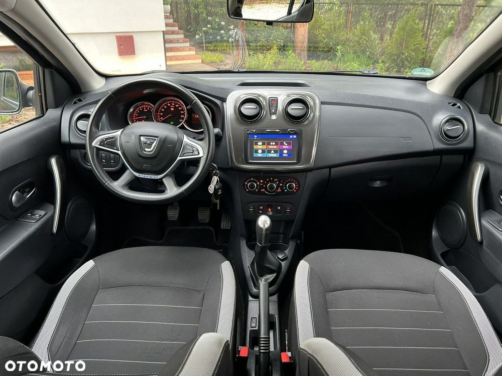 Dacia Sandero Stepway TCe 90 (S&S) Celebration - 8