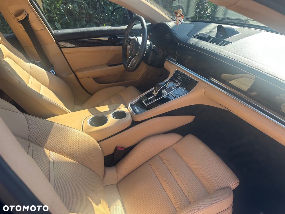Porsche Panamera 4 - 14