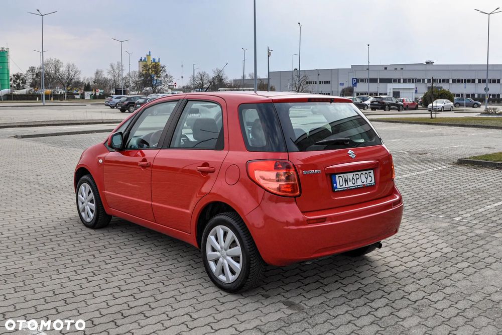 Suzuki SX4 1.5 Streetline 4x2 Classic - 3