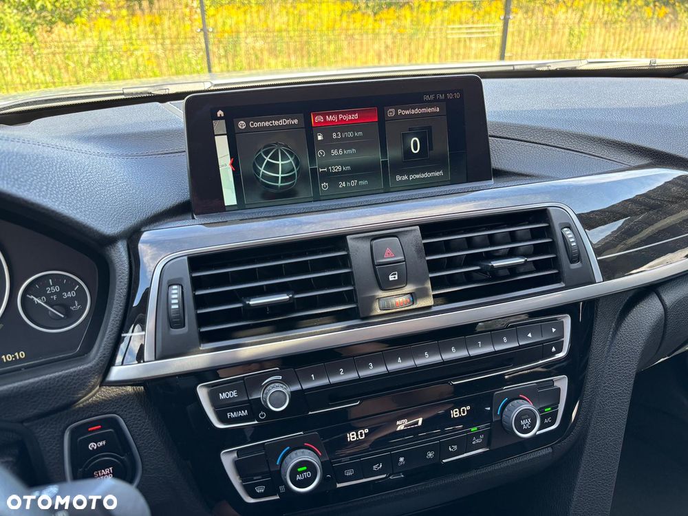BMW Seria 3 330i Sport Line - 29