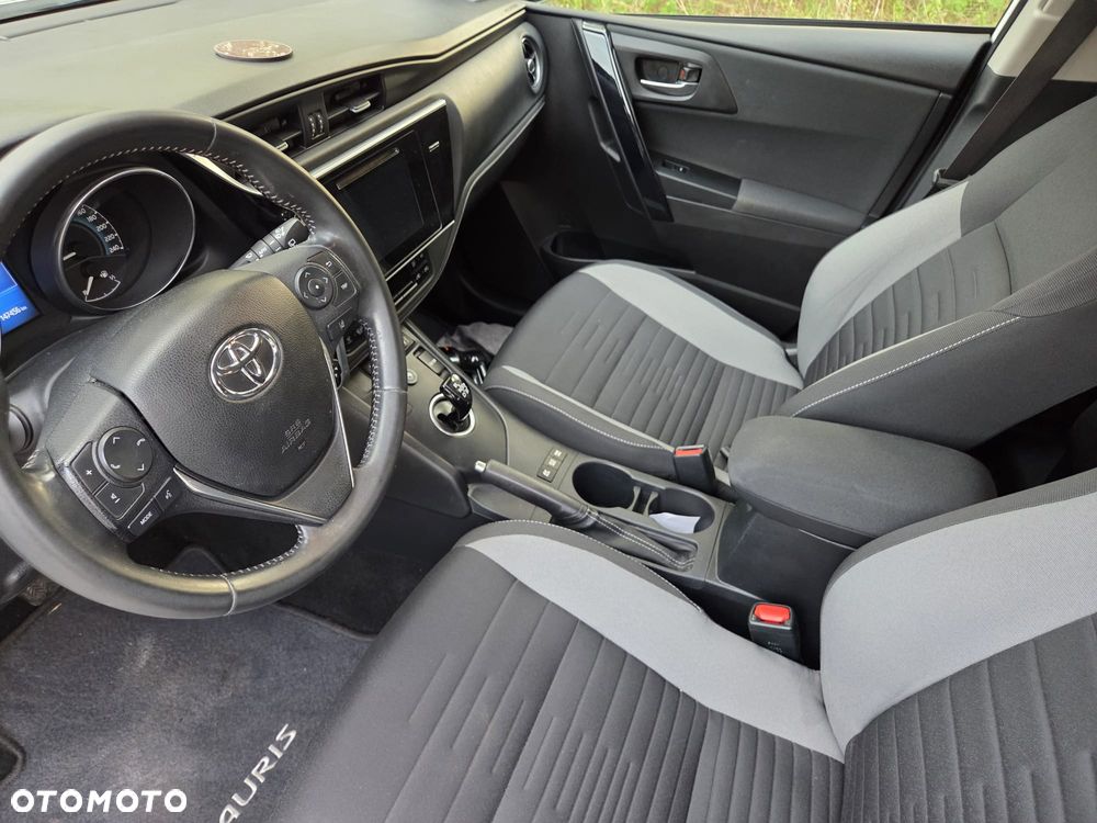 Toyota Auris - 16