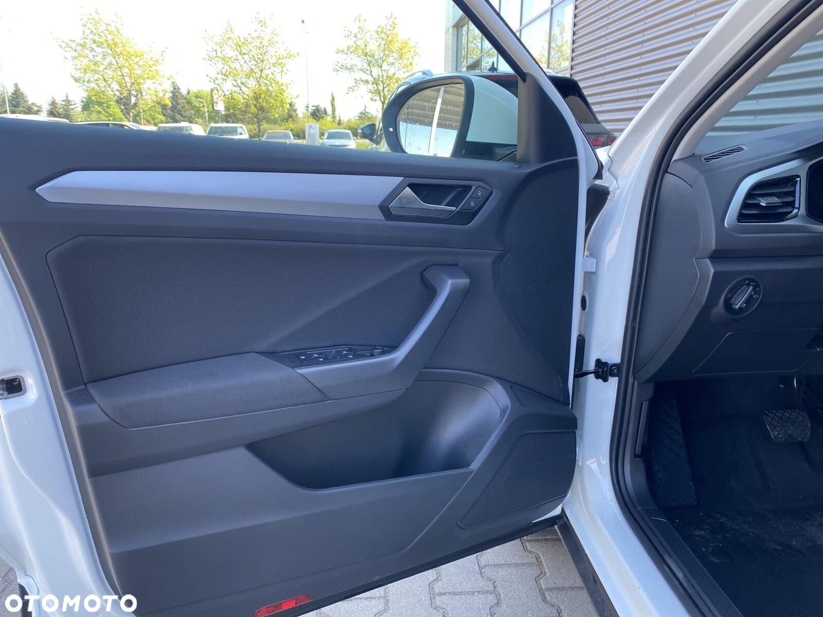 Volkswagen T-Roc - 10