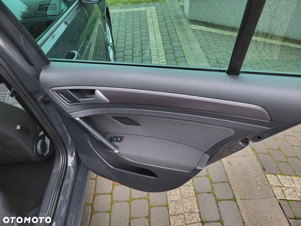 Volkswagen Golf 2.0 TDI BlueMotion Technology Lounge - 18