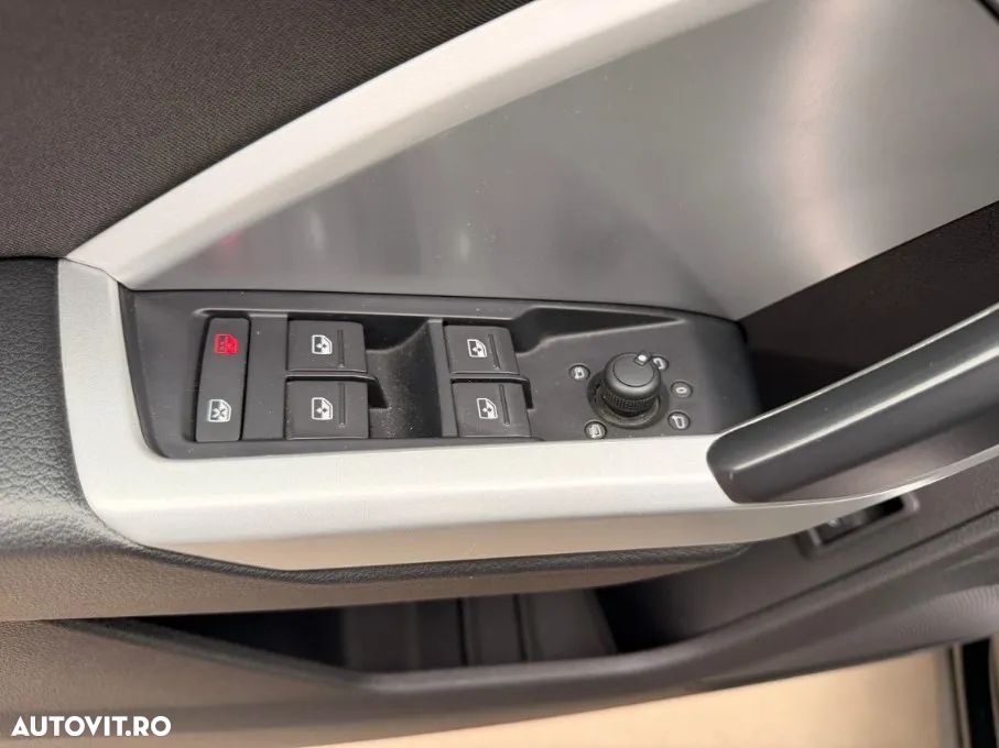 Audi Q3 2.0 40 TDI quattro S tronic S Line - 6