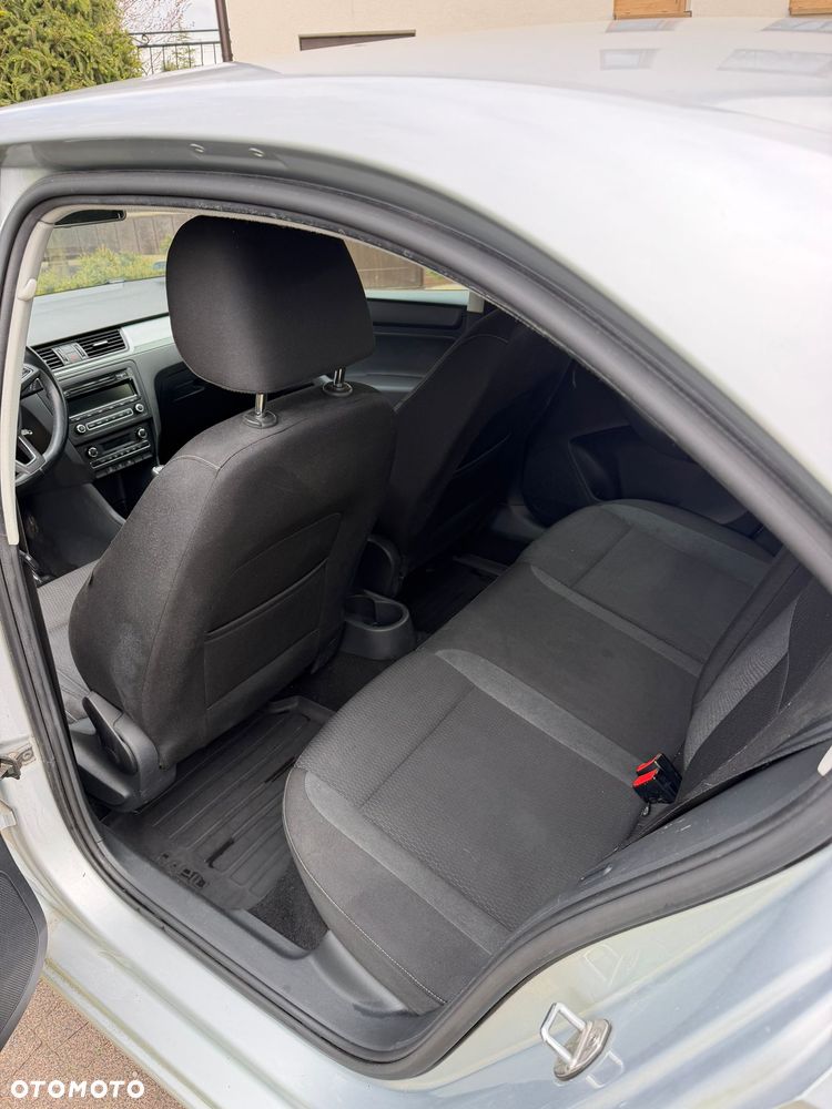 Skoda RAPID 1.6 TDI DPF Edition - 8