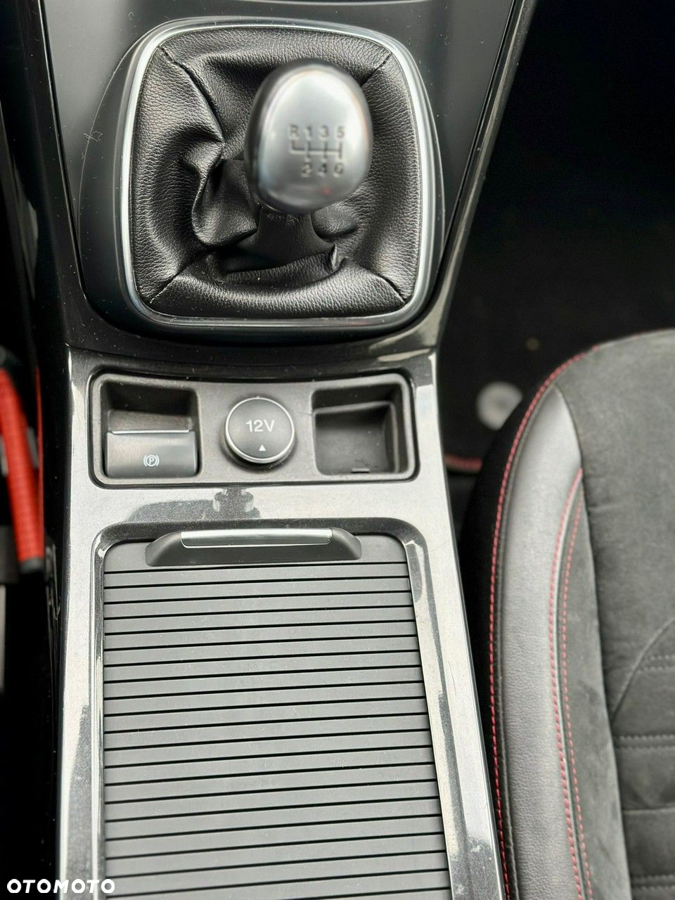 Ford Kuga - 32