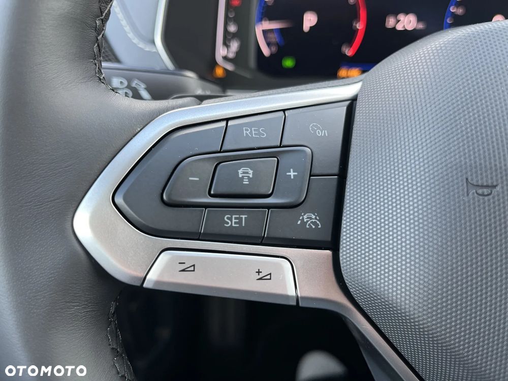 Volkswagen T-Cross 1.0 TSI Style DSG - 24