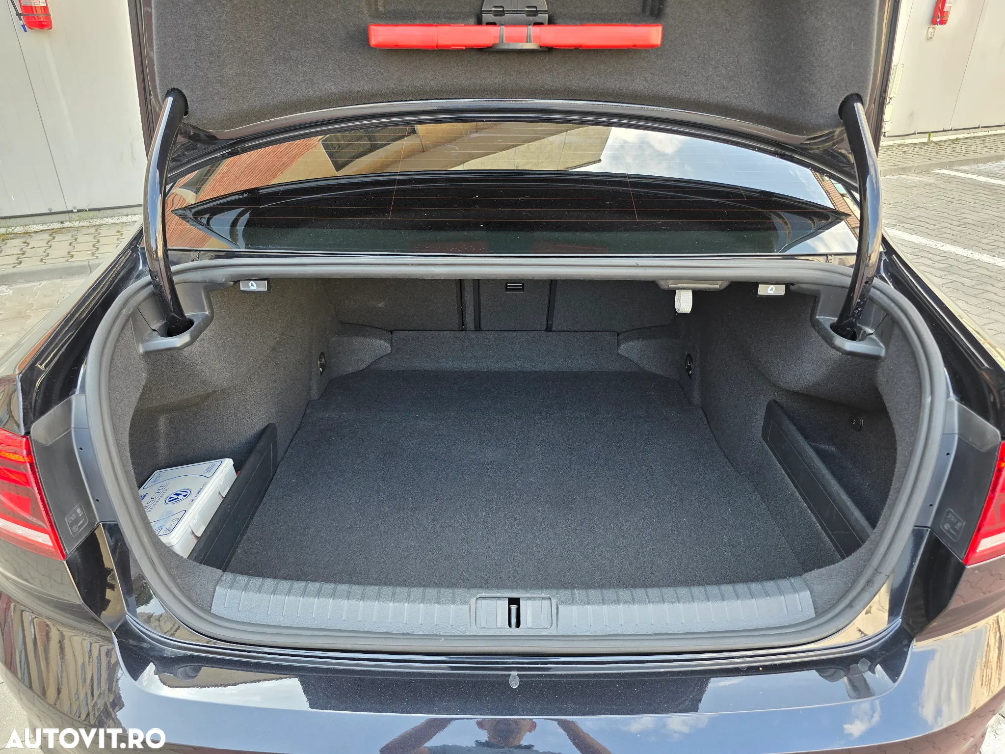 Volkswagen Passat 2.0 TDI DSG Highline - 34
