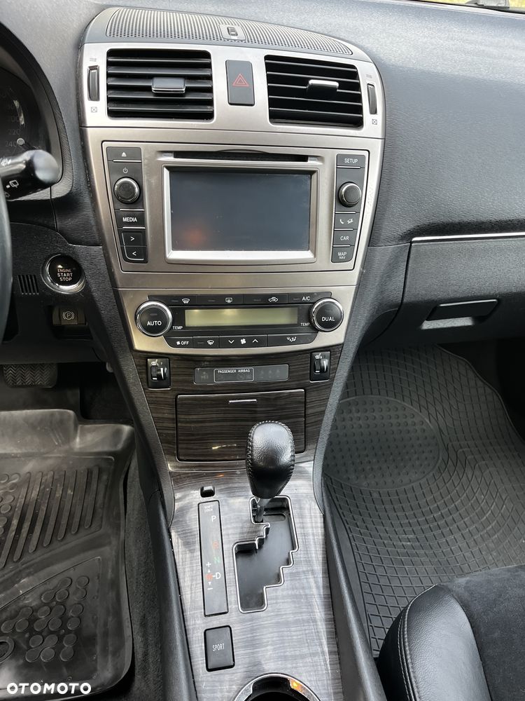 Toyota Avensis 2.0 Premium MS - 14