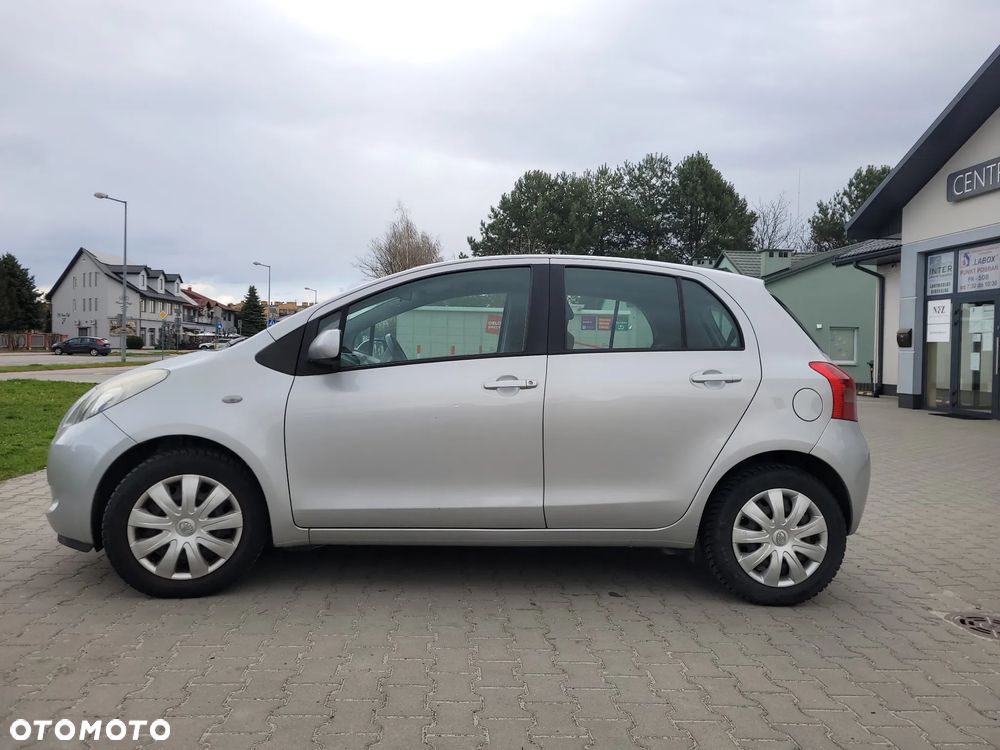 Toyota Yaris - 2