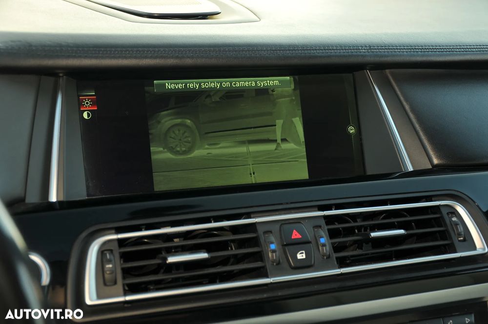BMW Seria 7 740d xDrive - 26